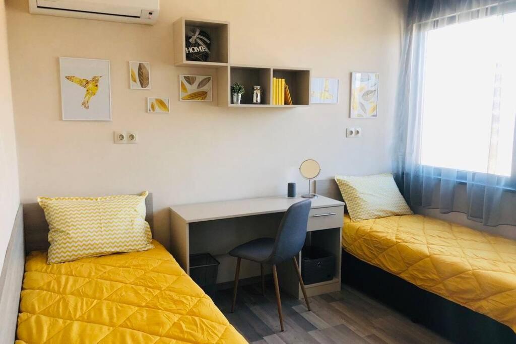 Lovely 3-Bedroom Apartment For 7 Ppl At The Centre Варна Екстер'єр фото