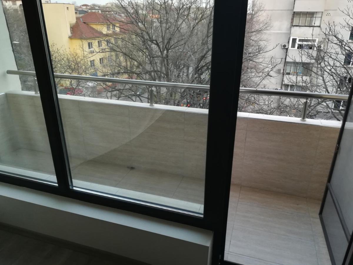 Lovely 3-Bedroom Apartment For 7 Ppl At The Centre Варна Екстер'єр фото
